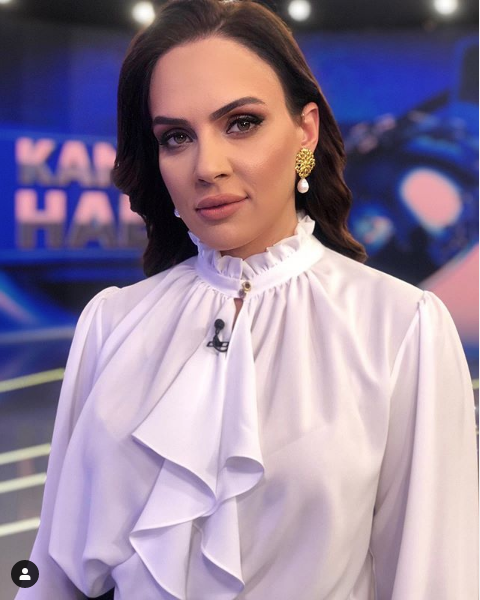 Buket Aydın'ın yüzüklerinin sırrı ortaya çıktı Kanal D Ana Haber Spikeri - Resim: 2