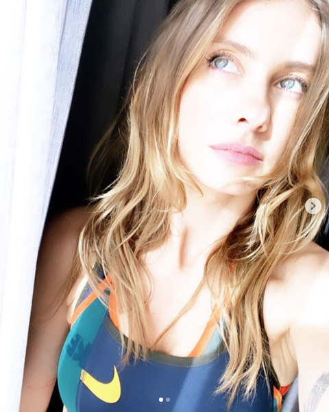 Yarı çıplak poz veren Tuba Ünsal 14 Şubat'ı işte böyle kutladı olay oldu - Resim: 3