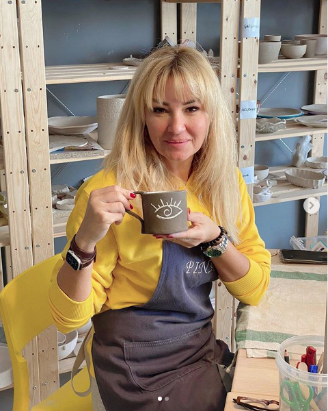 Pınar Altuğ'un bir anda etrafını sarıp telefonlara sarıldılar - Resim: 1