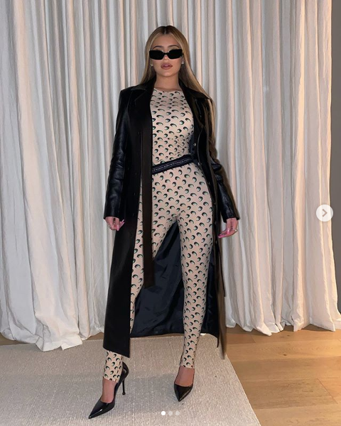 Kylie Jenner'dan koronavirüsle mücadelede yeni hamle üretime geçti - Resim: 2