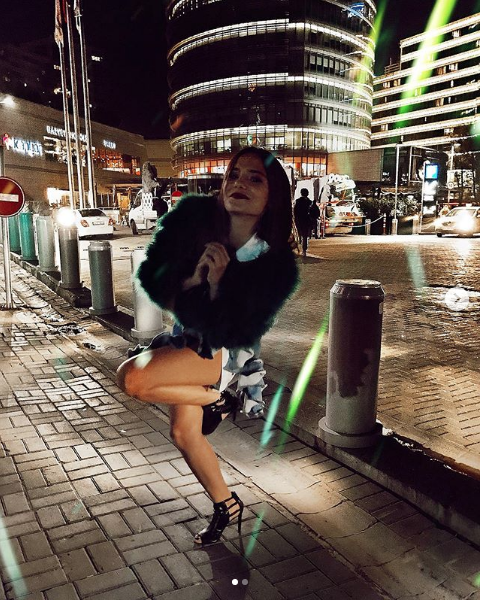 Bahar Şahin süper minisiyle böyle kutlama yaptı Kanal D Zalim İstanbul'da oynuyor - Resim: 4