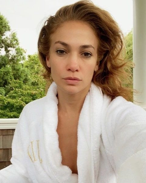 51 yaşındaki Jennifer Lopez sıfır makyaj haliyle herkesi büyüledi beğeni yağdı - Resim: 2
