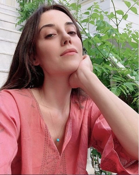 Bikinili haliyle fırtınalar estiren Cansu Dere'nin yeni dizisi belli oldu! - Resim: 2