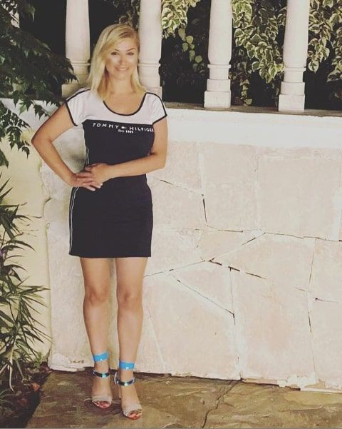 Songül Karlı taytlı pozundan sonra mini elbisesiyle büyüledi bakın nasıl paylaştı - Resim: 4