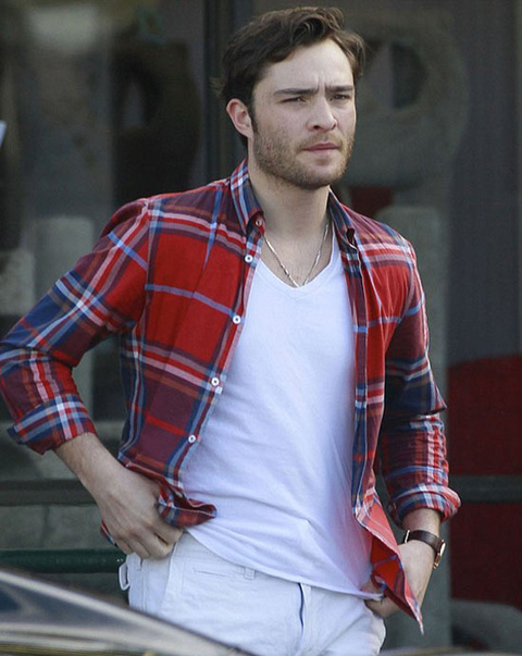 Gossip Girl'ün Chuck Bass'i çapkınlık turunda yakalandı! - Resim: 1