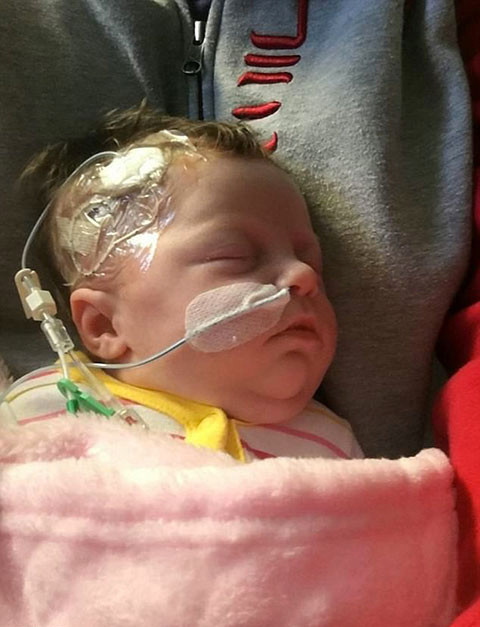 Bu halde dünyaya geldi annesi dehşete düşüp streç filmle... - Resim: 1