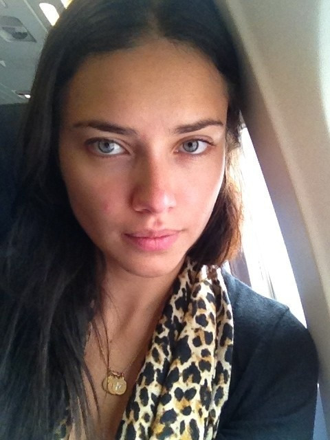 Adriana Lima makyajsız neye benzer! İşte o hali - Resim: 1