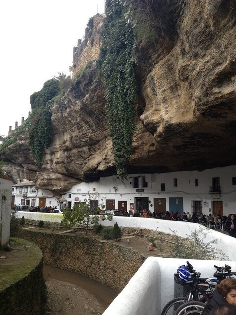 Dev kaya kütlesinin altında yaşıyorlar!  - Resim: 3