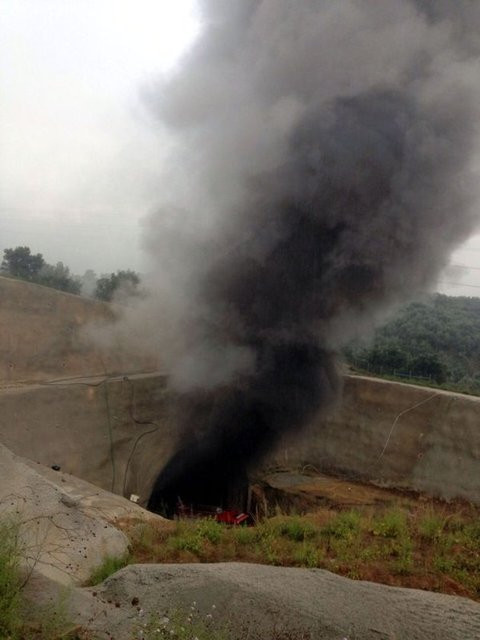 Yüksek hızlı tren tünelinde yangın  - Resim: 4