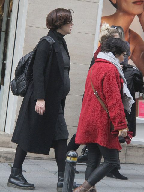 Bergüzar Korel doğum alışverişine çıktı! Halit Ergenç öve öve bitiremedi - Resim: 4