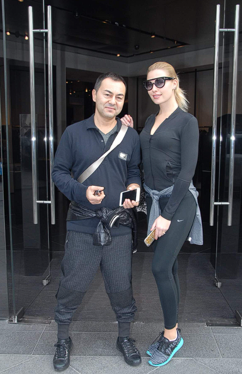 Serdar Ortaç hem erkeklere hem kadınlara saydırdı! Eski eşi için dedi: 2 tane göğsü var diye - Resim: 2