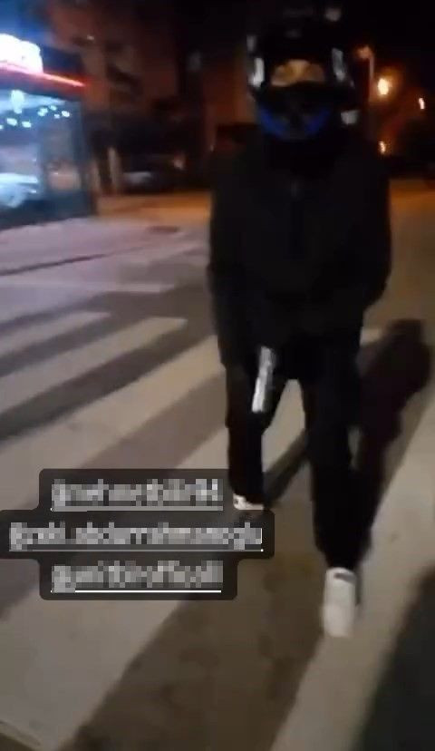 Ece Ronay'ın güzellik merkezi kurşunlandı! Bir gün önce eski eşinin arabaları için suçladığı galeri kurşunlanmıştı - Resim: 2