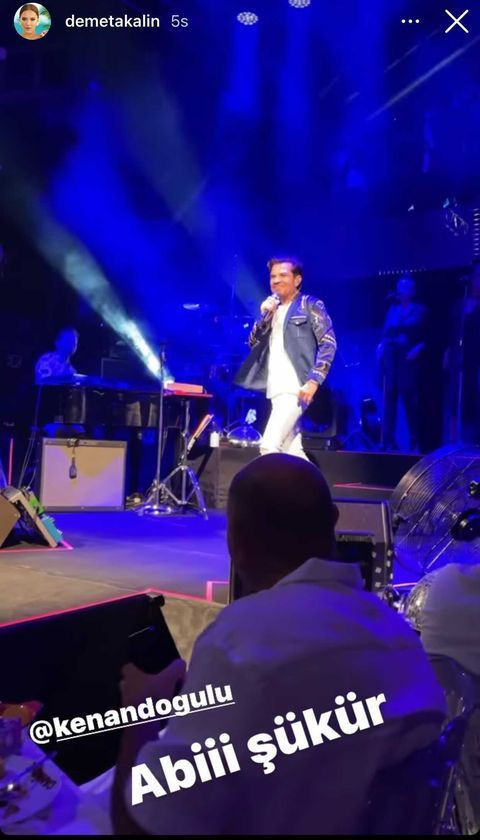 Demet Akalın önce Kenan Doğulu konserinde sonra Survivor yarışmacılarıyla eğlendi! - Resim: 2