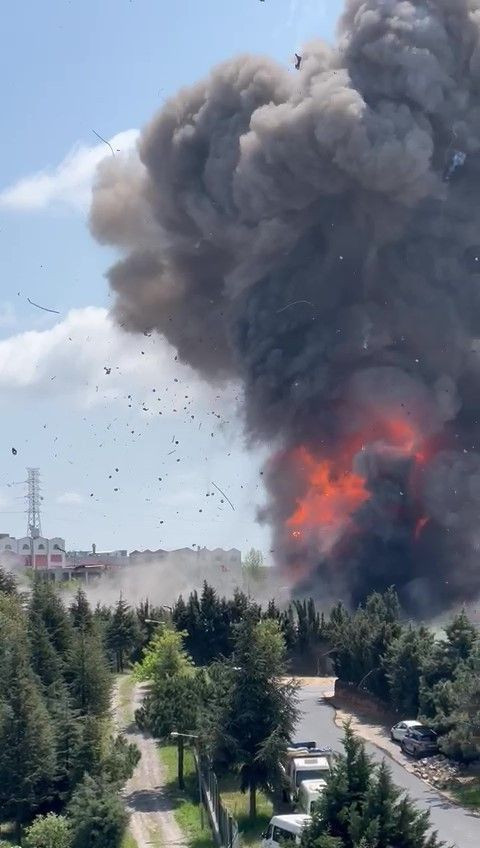 Tuzla'da korkunç patlama! Yer gök sarsıldı ardından alevler yükseldi çok sayıda ölü ve yaralı var - Resim: 1
