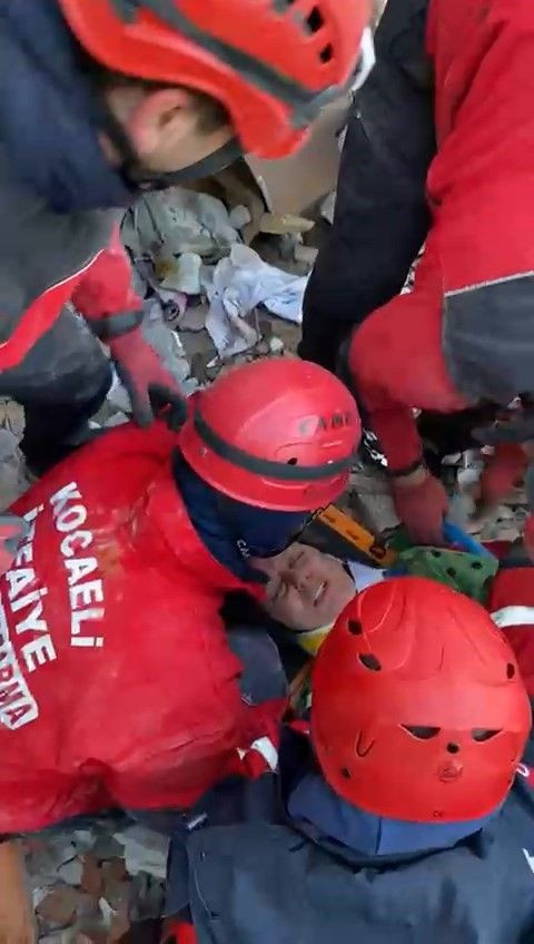 52 saat sonra kurtarıldı sevinç gözyaşları döktü! Ekiplere bakın ne dedi - Resim: 3