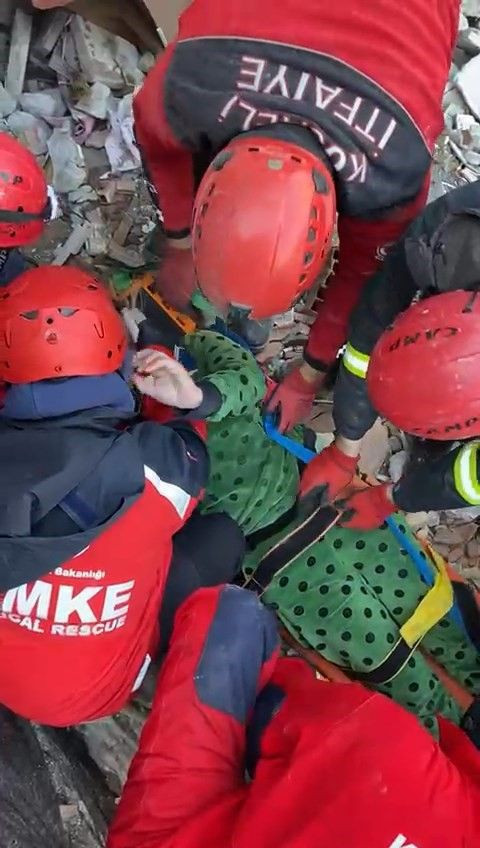 52 saat sonra kurtarıldı sevinç gözyaşları döktü! Ekiplere bakın ne dedi - Resim: 4