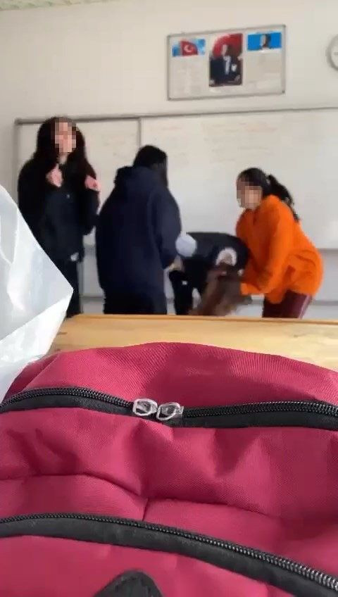 Sınıfta akran şiddeti! Genç kız böyle darp edildi - Resim: 4