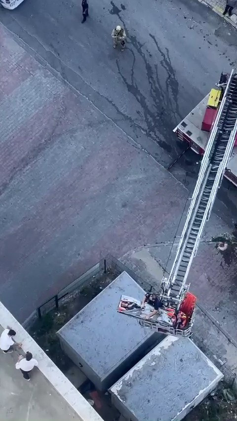 Esenyurt'ta borç ödememek için atladı arkadaşlarının yaptığı şok etti - Resim: 0