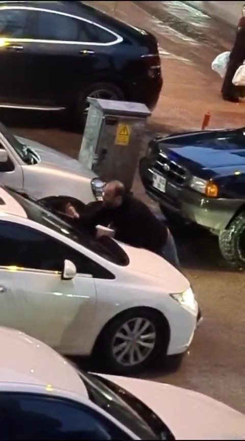 Eski sevgilisine kabusu yaşattı! Trafikte otomobilinin önünü kesti ve... - Resim: 1