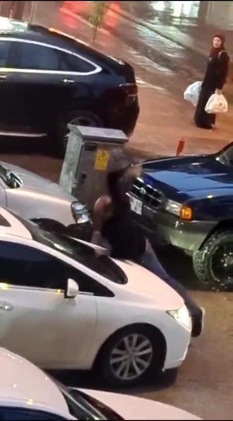 Eski sevgilisine kabusu yaşattı! Trafikte otomobilinin önünü kesti ve... - Resim: 2