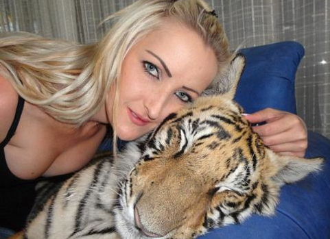 170 kiloluk kedisiyle aynı yatakta - Resim: 3