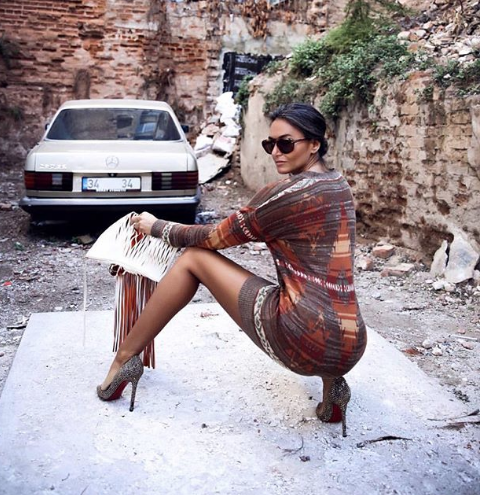 Sosyete güzeli Eda Taşpınar'ın frikik verdiği küvet pozu olay oldu - Resim: 3