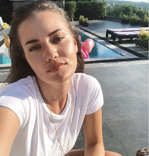 Burak Özçivit ve Fahriye Evcen bebek önlemini abarttı yanında bakın ne taşıyor - Resim: 4