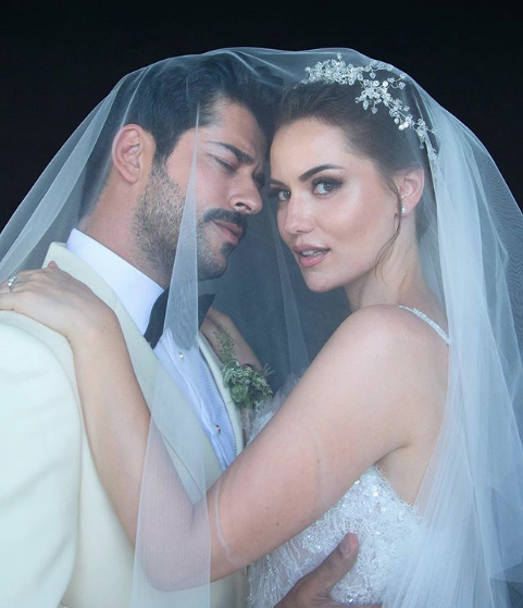 Fahriye Evcen'den kilo eleştirilerine inat mutluluk paylaşımları ard arda geldi - Resim: 1