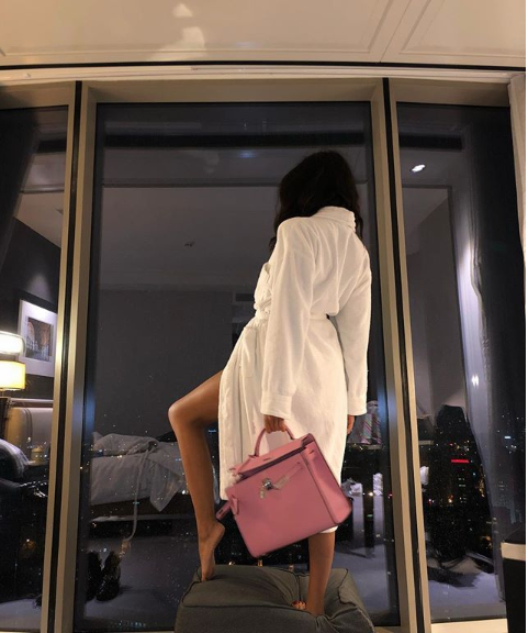 Bahar Candan'ın bomba paylaşımları hız kesmiyor bornozlu - Resim: 1