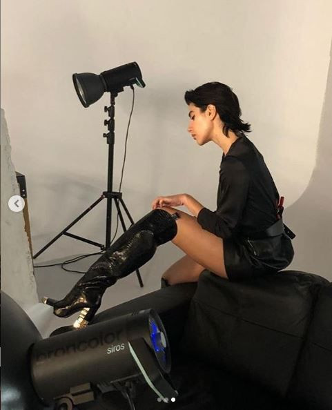 Yasak Elma'nın Şahika'sı Nesrin Cavadzade yırtmaçlı dekoltesiyle herkesi büyüledi! - Resim: 4