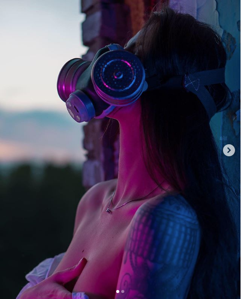 Çernobil'de iç çamaşırlı fotoğrafı tepki almıştı! Tepkilere üstsüz fotoğrafla cevap verdi - Resim: 4