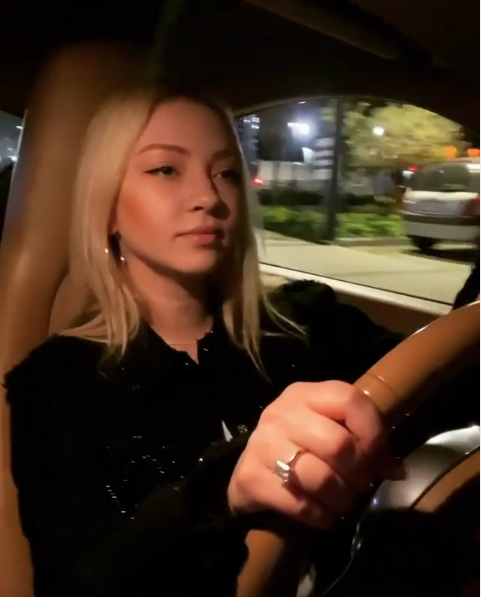 Ece Seçkin araba sürerken rap söyledi herkesin dikkatini bakın ne çekti - Resim: 4