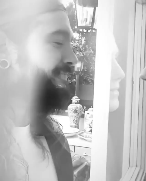 Heidi Klum ve Tom Kaulitz karantinada camdan öpüşmeleri olay oldu - Resim: 3