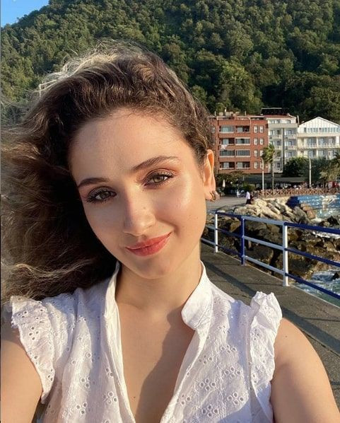 Gökçe Akyıldız evliliğini tek celsede bitirdi yeni dizisi belli! Kırgın Çiçekler'de oynamıştı - Resim: 4