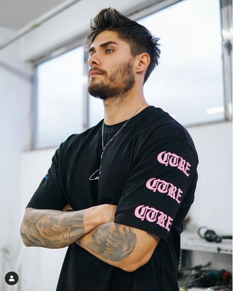 Barış Murat Yağcı Survivor'a girdi resti çekti kimdir, yaşı kaç? - Resim: 1