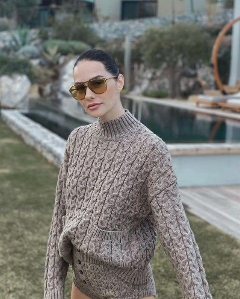 Survivor sorusuna Yasemin Özilhan bakın ne cevap verdi spor pozu olay! - Resim: 2