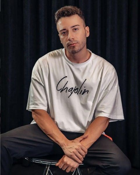 Enes Batur'un kadın takipçisi istedi kırmadı isteme töreninde eğlenceli anlar - Resim: 1