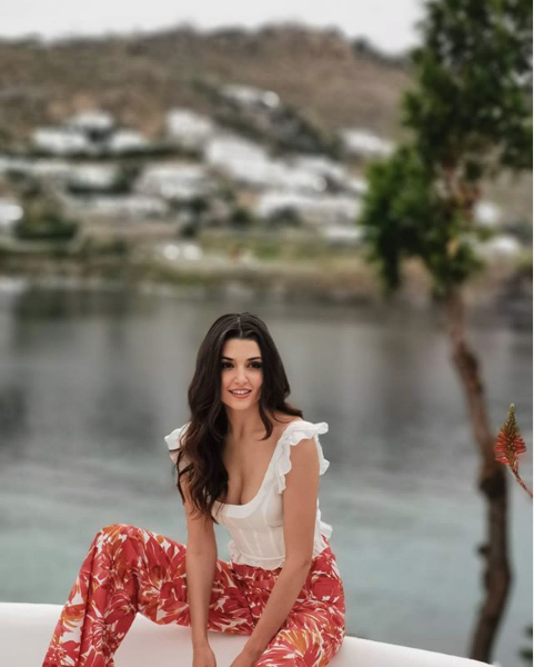 Murat Dalkılıç ile beraber olan Hande Erçel'den dikkat çeken aşk tanımı! - Resim: 4