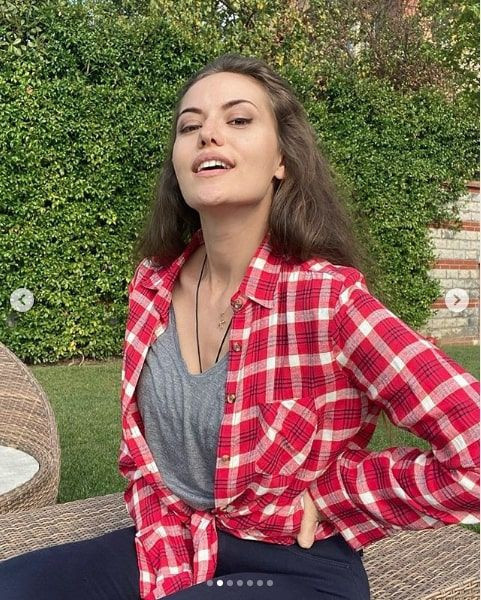 Fahriye Evcen'in paylaşımında o hata gözden kaçmadı takipçileri yorum yağdırdı - Resim: 2