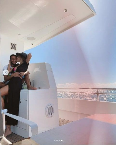 Şeyma Subaşı utanmadan paylaştı! Elini koyduğu yeri gören tepki gösterdi - Resim: 4