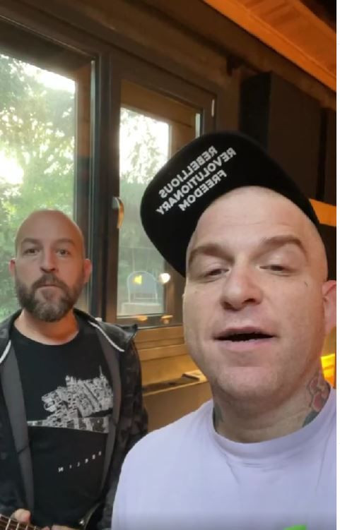 Benzin fiyatları Gökhan Özoğuz'u çıldırttı! Aracının deposunu bakın kaça fulledi... - Resim: 3