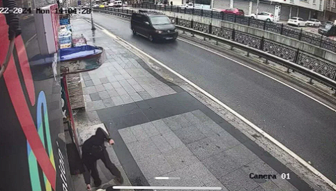 Bıçaklı saldırgan sokak sokak gezip 10 kişiyi bıçakladı! Esenyurt'taki dehşetin nedeni belli oldu - Resim: 1