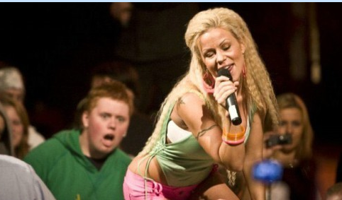 Çaktırmadan bakmak istediler ama... - Resim: 3