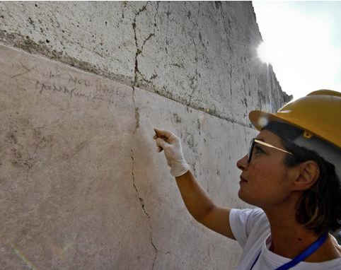 İnsanların taşa döndüğü Pompeii kentiyle ilgili tarihi bilgi  - Resim: 1