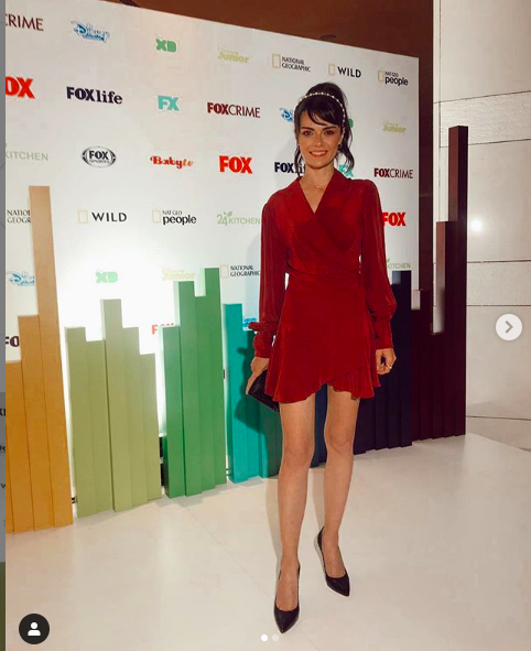 Süper minisiyle böyle salındı! Mucize Doktor'un Nazlı'sına bakın - Resim: 4