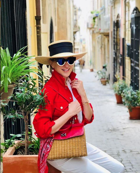 Burcu Esmersoy'un pembe elbiseli paylaşımı herkesi mest etti! - Resim: 4