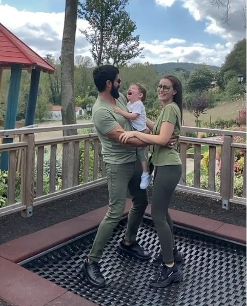 Burak Özçivit Fahriye Evcen ve oğlu Karan'la 'Bizim evin halleri' deyip paylaştı - Resim: 4