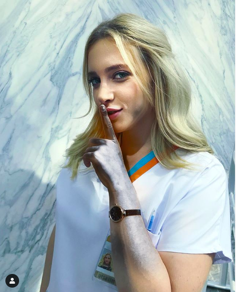 Mucize Doktor'un Hemşire Açelya'sı beyaz bikinisiyle yıktı! - Resim: 1