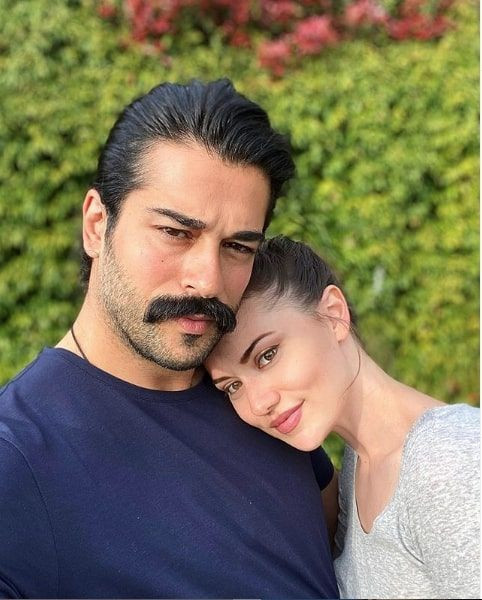 Burak Özçivit eşi Fahriye Evcen'in doğum gününde yaptı Karan'lı sürpriz - Resim: 1