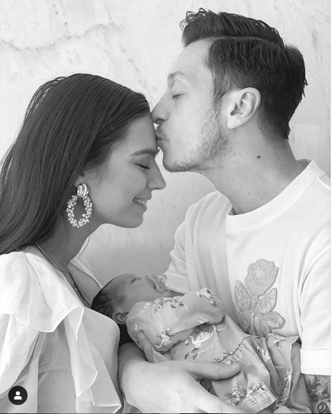 Mesut Özil'den anne olan Amine Gülşe'ye 82 milyon TL'lik hediye! - Resim: 2